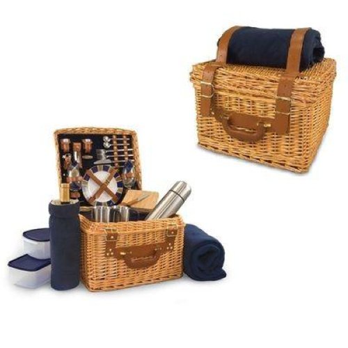 Porcelain plates, hand-blown wineglasses, stainless steel knives – this traditional British picnic basket is all you need when go hiking and camping.