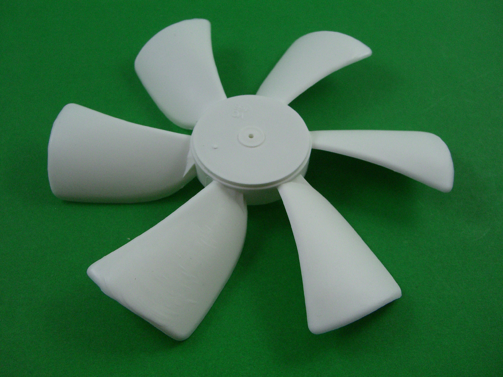 Greenhouse Ceiling Type Ventilation Cooling Fan / Chicken House Hanging Exhaust Blade Fan /round
