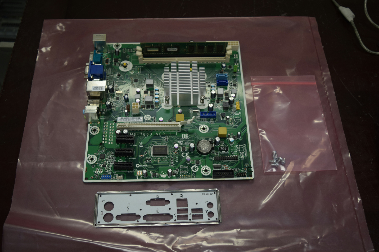 HP Motherboard 729643 Motherboard With AMD A4-500 Processor and 2GB of