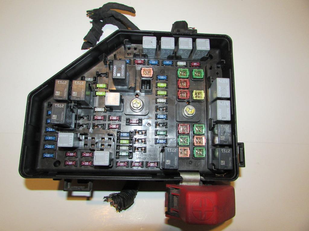 08-08 Buick Enclave 3.6L Under hood Relay Fuse Box Block ... buick allure fuse box 